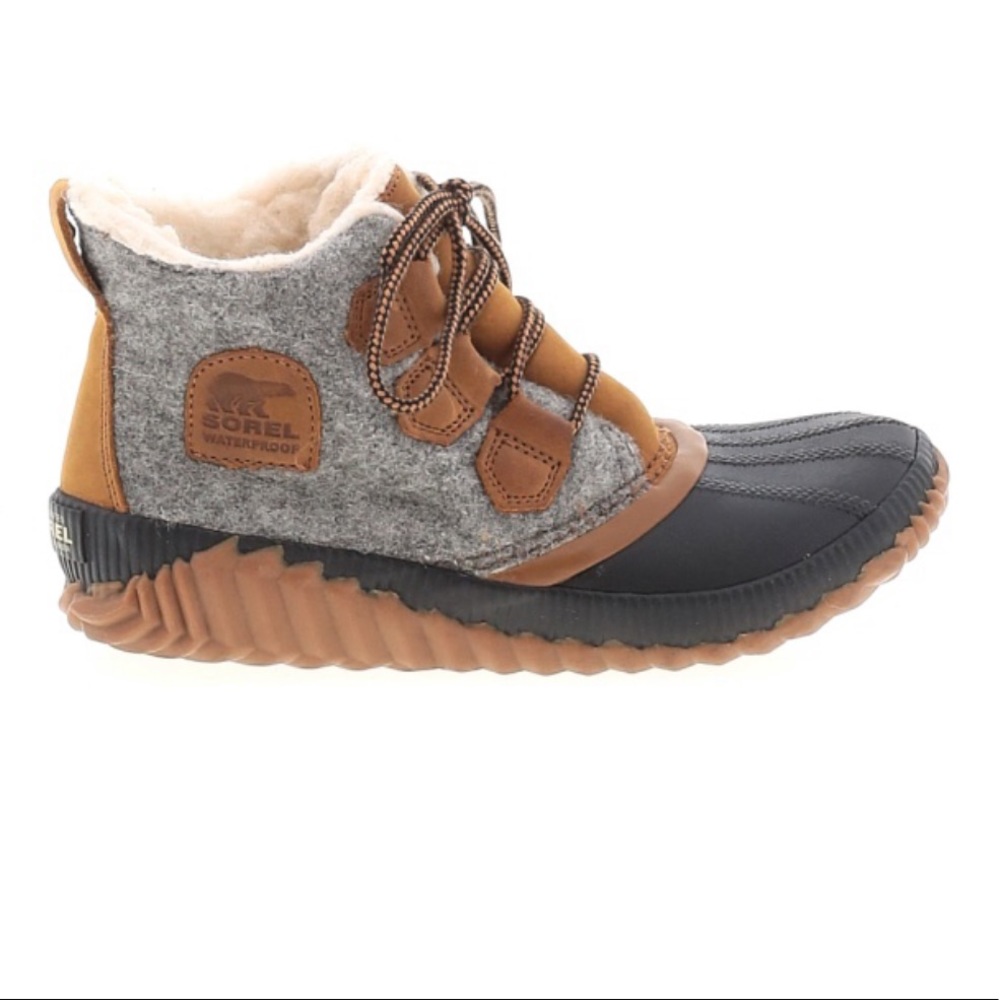 Sorel Out N About in Quarry size 6.5